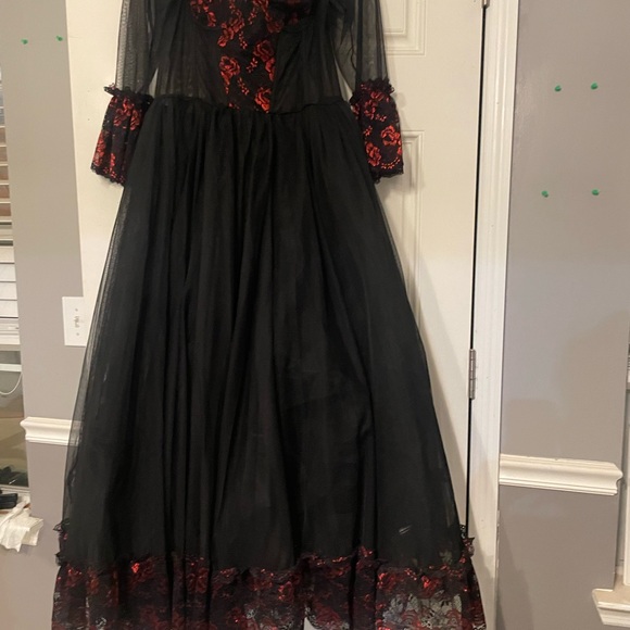 Halloween Elegant Black and Red Gothic Dress - Picture 2 of 5